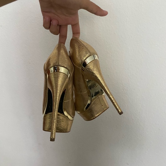 BEBE - Picture 3 of 4